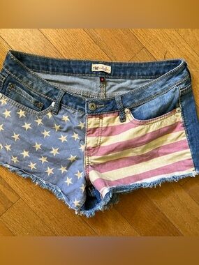 YMI Denim Star & Stripe Patchwork Shorts 11 Flag USA Red Patriotic Grunge